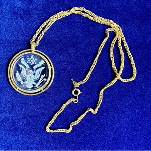 Vintage- Trifari - ‘60s Commemorative Bicentennial USA Intaglio Glass Necklace